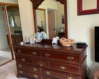 Dresser 