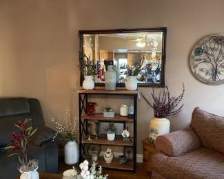 Mirror and decor 