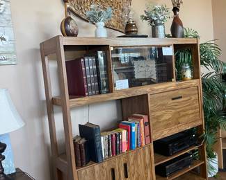 Nice retro stereo stand 