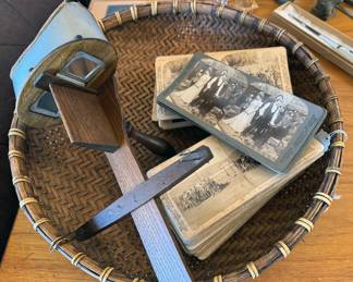 Vintage keystone stereoscope with cards