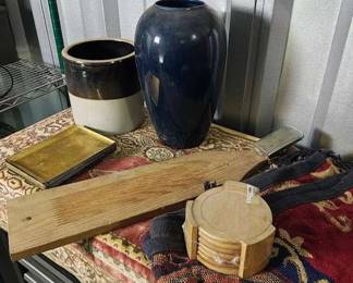 Lot of seven decorative house goods