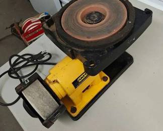 AMT Wet Dry Sharpening Machine Model 5260,