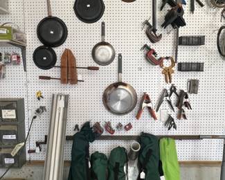 pans, clamps