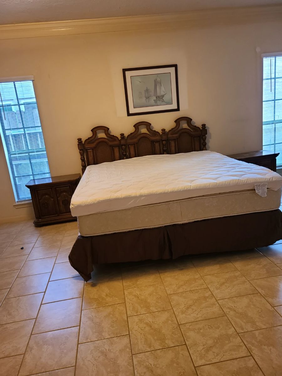 King size Bedroom set