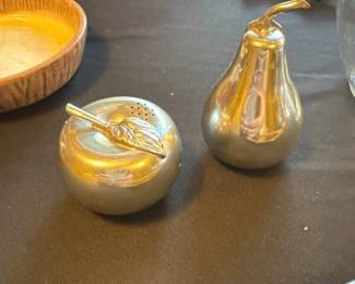 Kirk Stieff Pewter Salt and Pepper Shaker 