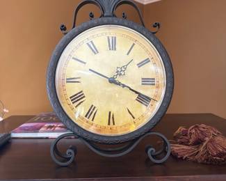 Iron Metal Round Decorative Table Clock Scroll Design 