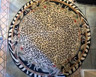 Savannah Collection 6' Round circular leopard print rug 