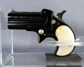 Davis Industries D-22 .22 LR Over/Under Derringer Pistol SN# 575265, Paperwork, Believed To Be Unfired, In Box