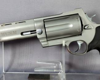 Brazil / Taurus Raging Judge Magnum .45 LC / .410 6-Shot Revolver SN# GY863408, Fiber Optic Front Sight, In Box