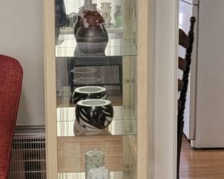 Lighted display cabinet