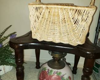 Beautiful Lamp-missing Top Piece