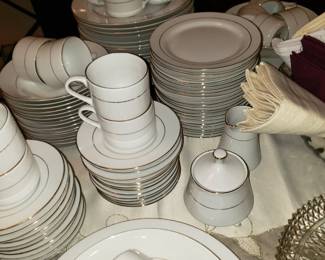 Large Dish Set