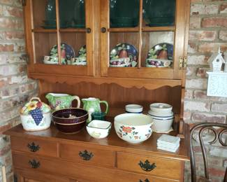 Hutch
Primitive Treasures
