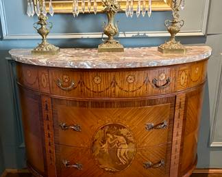Beautiful French Louis XV style buffet 