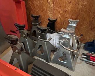Large Selection of Jack stands