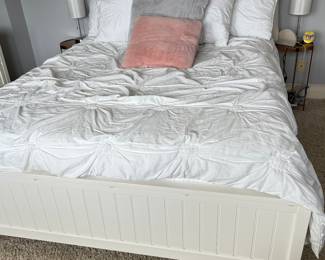 White Pottery Barn Queen Bed & mattress~