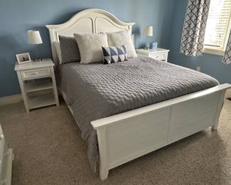 Pottery Barn White bedroom set ~
