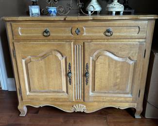 Ethan Allen dining server~
