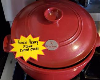 Emile Hewry Dutch oven