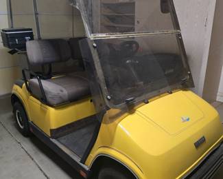 2006 Yamaha Golf Cart with 2 year old batteries.  Charger included!