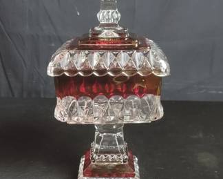 Lot # : 659 - Vintage Westmoreland glass bowl with lid

