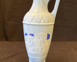 Lot # : 202z - Vintage 1961 ceramic Jim Beam decanter
