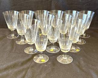 Lot # : 308z - 15 Rosenthal crystal wine glasses
