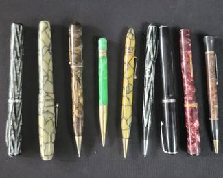Lot # : 114 - Group of vintage pens and fountain pens
