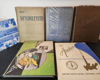 Lot # : 360d - 1937-1939 Ohio, 1971 San Fernando yearbooks
