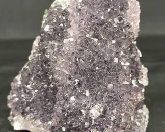 Lot # : 469v - Amethyst quartz specimen
