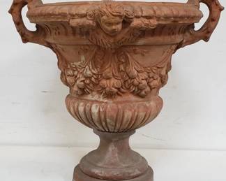 Lot # : 551 - Terracotta Italian planter
