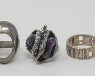 Lot # : 528 - Three sterling silver rings

