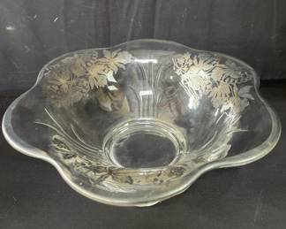 Lot # : 440 - Vintage silver on glass fruit bowl
