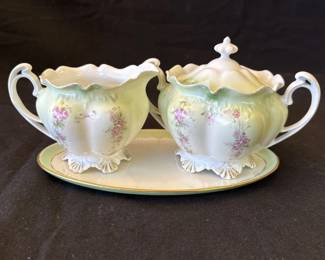 Lot # : 343z - Vintage ceramic creamer & sugar bowl set
