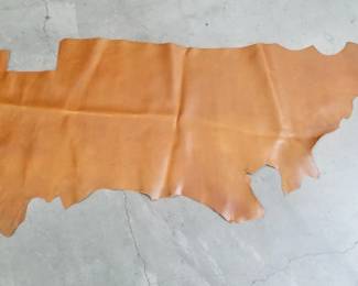 Lot # : 574 - Large leather hide
