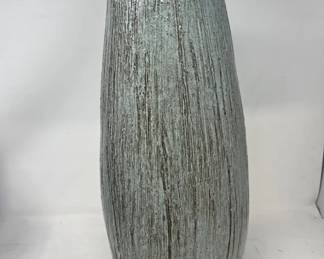 Lot # : 483 - Crate & Barrel vase
