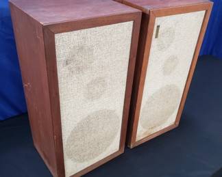 Lot # : 489 - Pair of University Sound speakers
