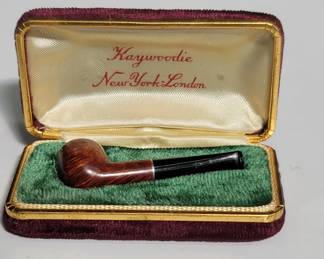 Lot # : 91 - Kaywoodie miniature pipe with case
