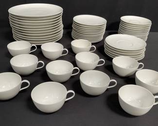 Lot # : 382 - KPM Berlin Arkadia dishes 54 pcs
