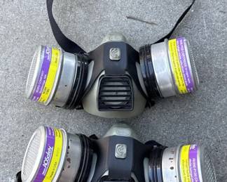 Lot # : 379z - Pair of industrial respiratory masks
