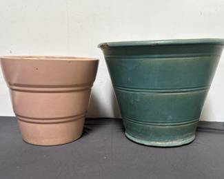 Lot # : 481 - Pair of glazed planter pots
