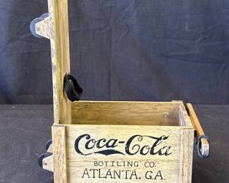 Lot # : 257z - Coca-Cola small collectible wood derby cart
