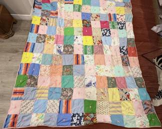 Lot # : 338z - Vintage 1960's hand-stitched patchwork quilt
