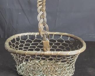 Lot # : 665 - Vintage handmade copper basket

