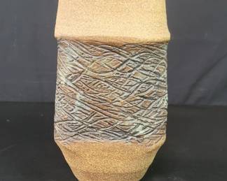 Lot # : 379 - Pottery vase signed Raul Coronel, dated '63

