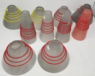 Lot # : 336 - Group of vintage glass lamp shades
