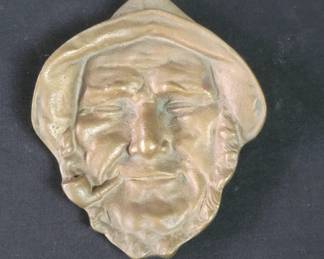 Lot # : 402 - Vintage bronze face ashtray
