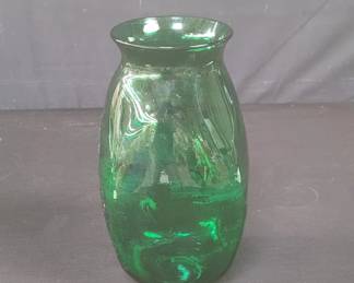 Lot # : 250 - Vintage hand blown green glass vase
