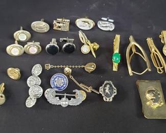 Lot # : 369 - Group of costume jewelry, cufflinks, money

