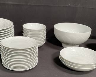 Lot # : 371 - Rosenthal porcelain dishes set of 57 pcs
